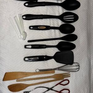Large Kitchen Utensil Lot Mixed Spoons Spatulas Ladle Whisk Tongs Cooking Tools
